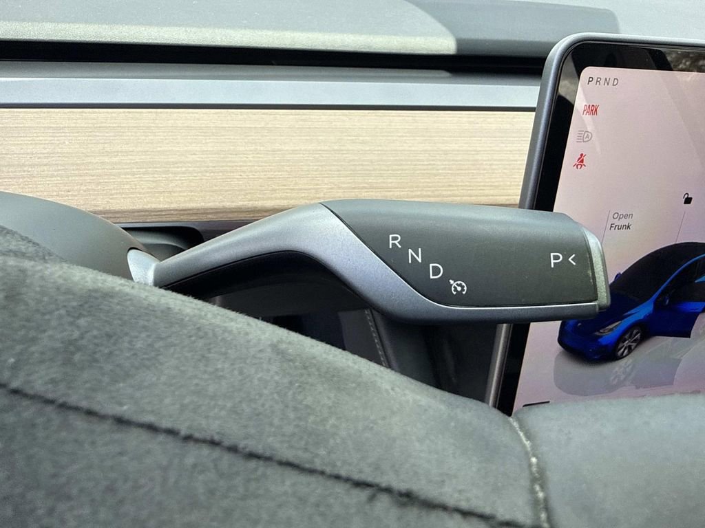 Used 2023 Tesla Model Y Long Range image 36