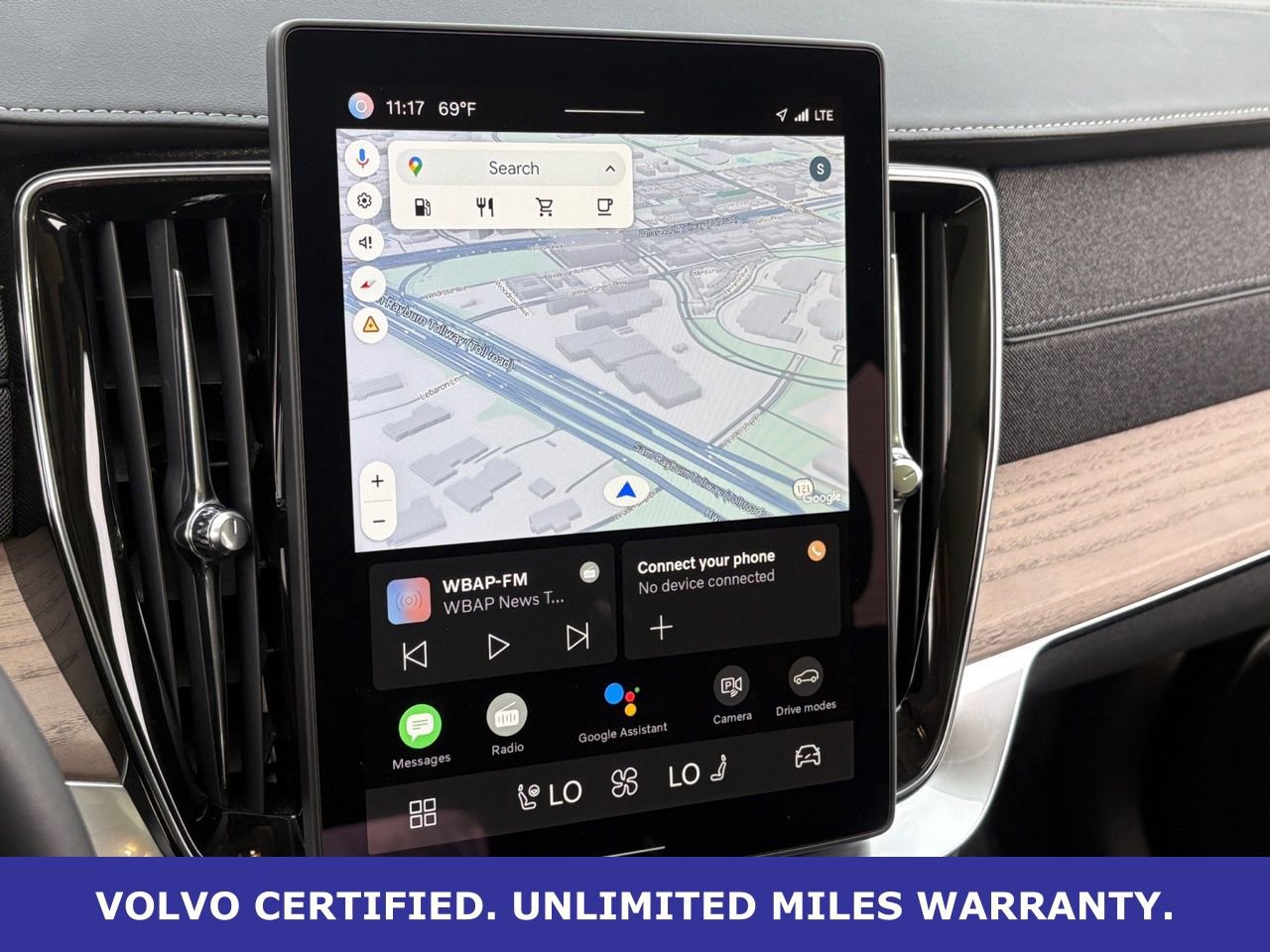 Certified 2025 Volvo XC90 B6 Plus image 28