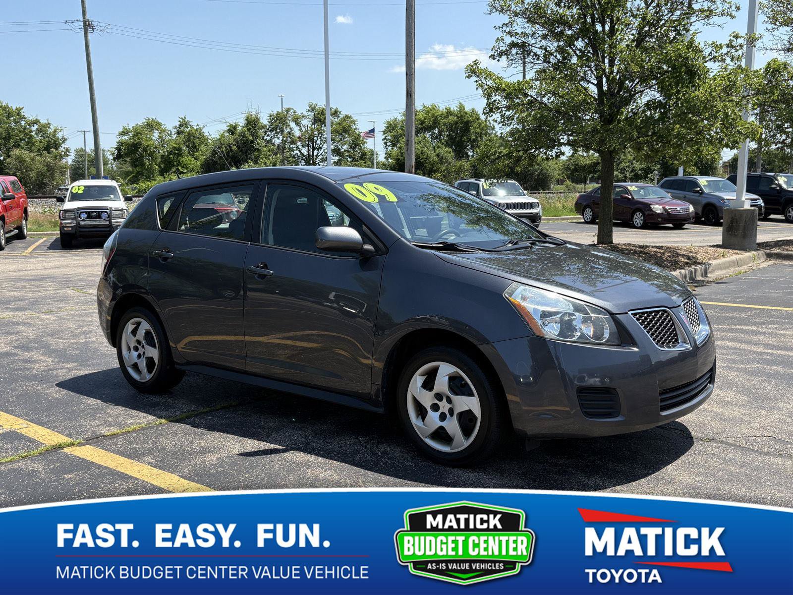 Used 2009 Pontiac Vibe w/ Preferred Package FWD image 1