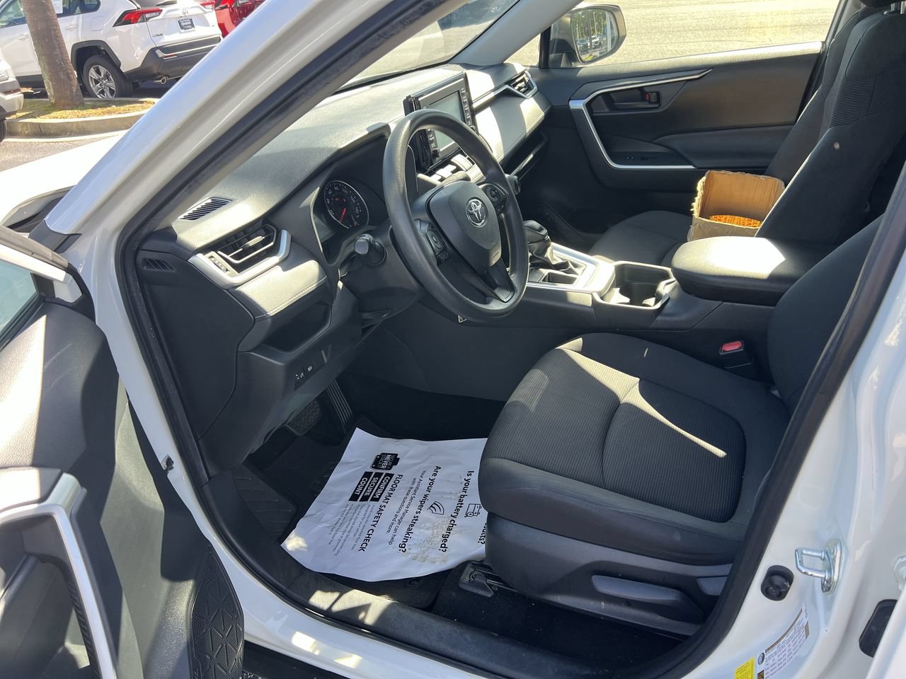 Used 2019 Toyota RAV4 LE FWD image 16