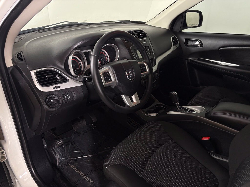 Used 2020 Dodge Journey SE w/ SE Popular Equipment Group FWD image 16