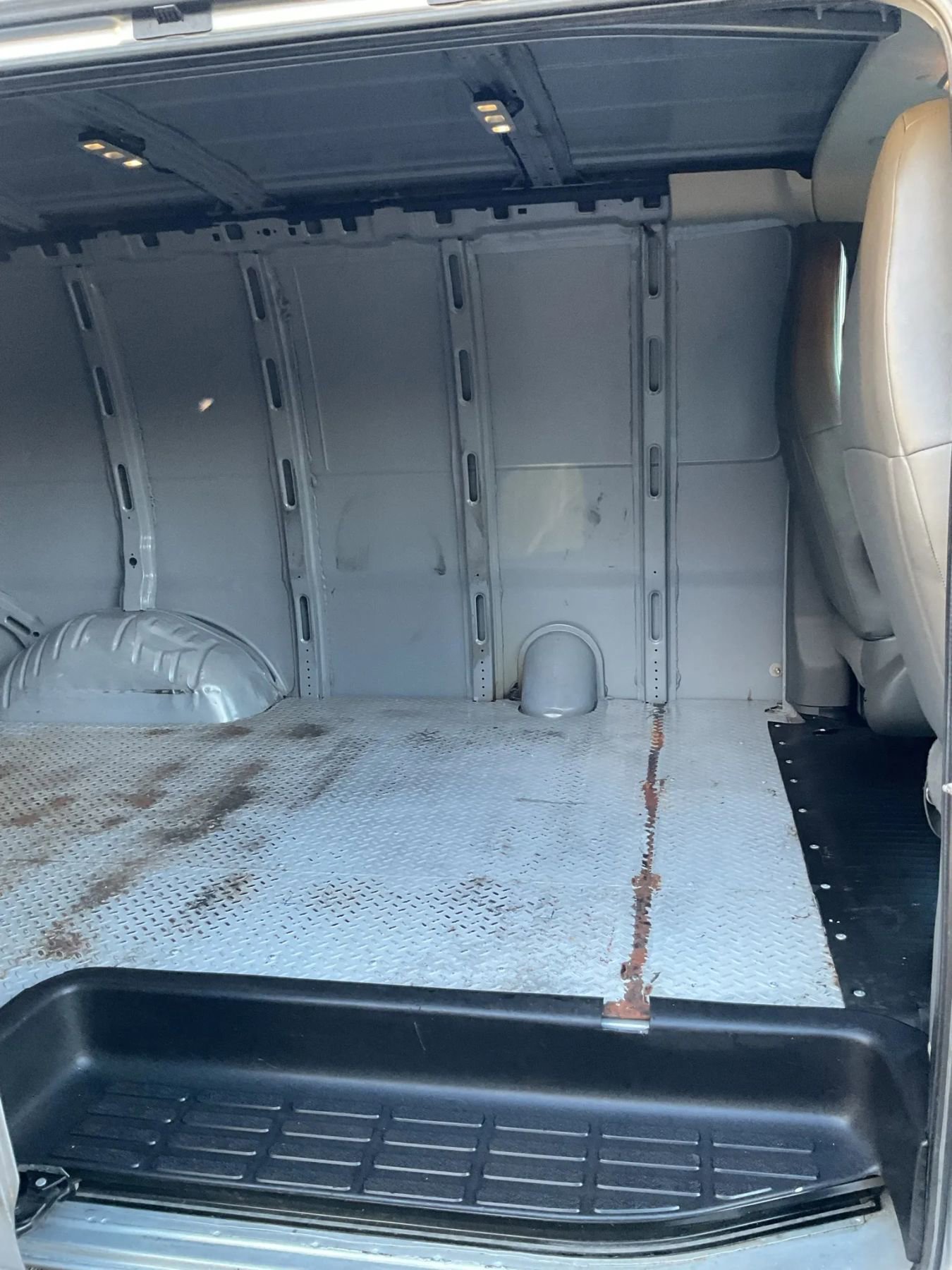 Used 2020 GMC Savana 3500 w/ Driver Convenience Package image 37