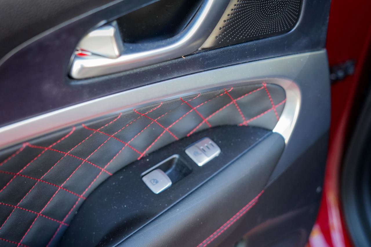 Used 2019 Genesis G70 3.3T Dynamic RWD image 19