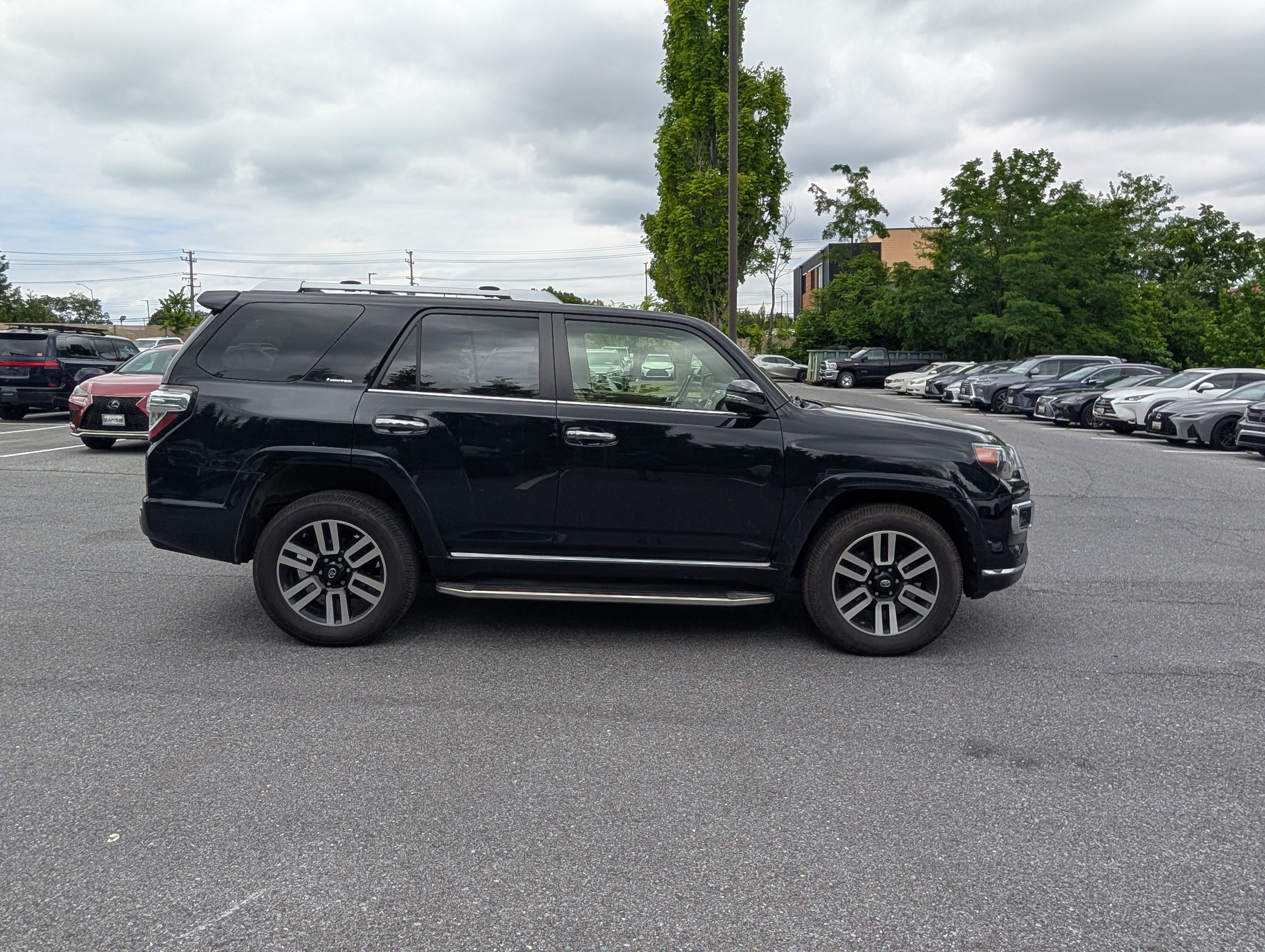 Used 2021 Toyota 4Runner Limited AWD/4WD image 2