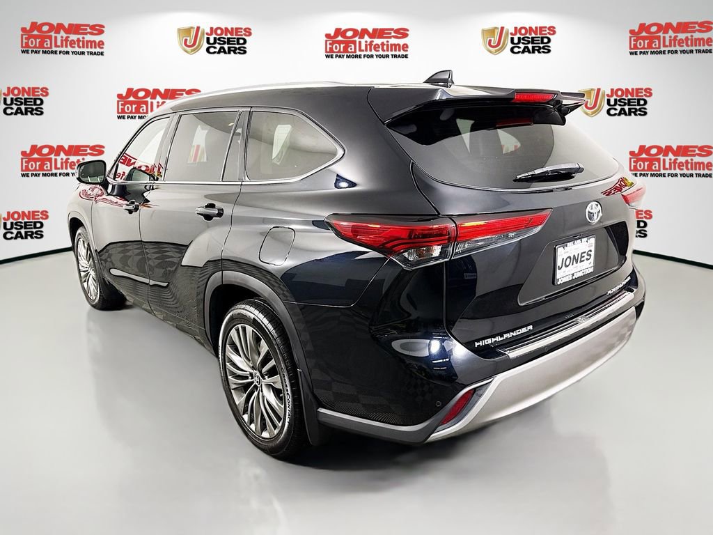 Certified 2021 Toyota Highlander Platinum image 2