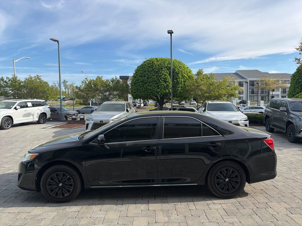 Used 2014 Toyota Camry LE FWD image 26