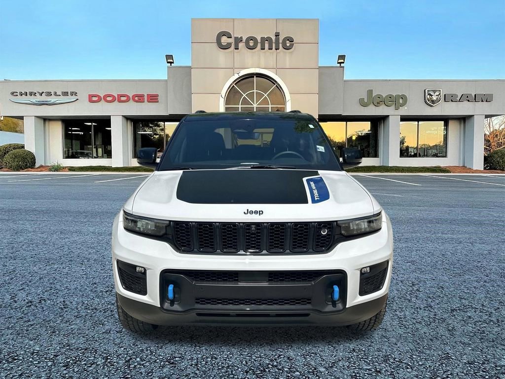 Used 2022 Jeep Grand Cherokee Trailhawk w/ Advanced Protech Group II AWD/4WD image 8