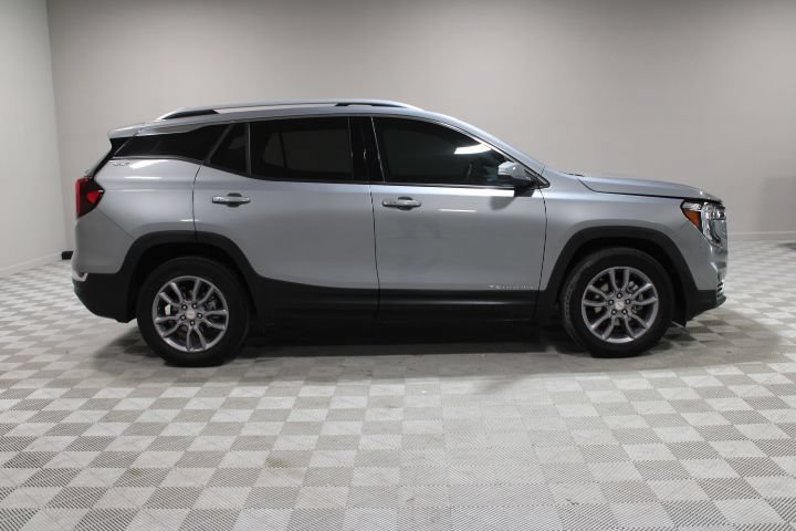 Used 2024 GMC Terrain SLT w/ Tech Package AWD/4WD image 12