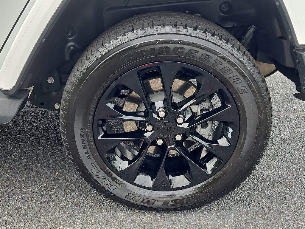 Used 2021 Jeep Wrangler Unlimited Sahara w/ Cold Weather Group image 22