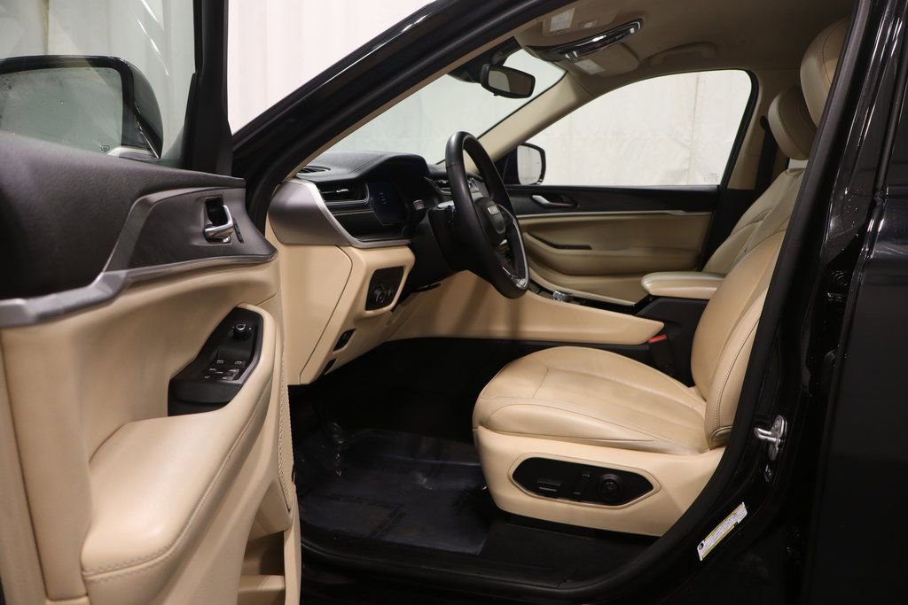 Certified 2022 Jeep Grand Cherokee L Limited image 11