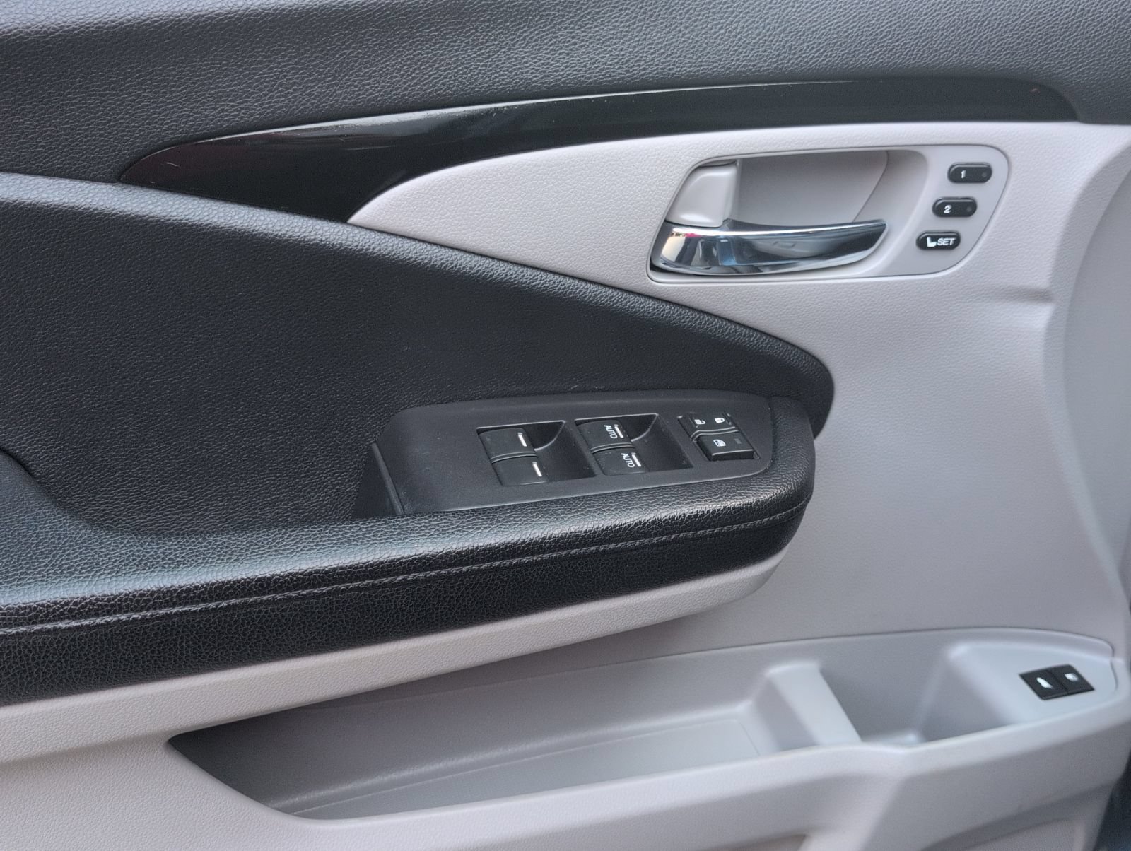 Used 2019 Honda Pilot Elite image 8