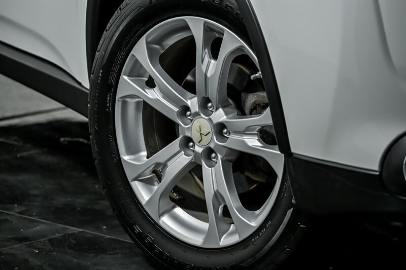 Used 2015 Mitsubishi Outlander SE AWD/4WD image 3