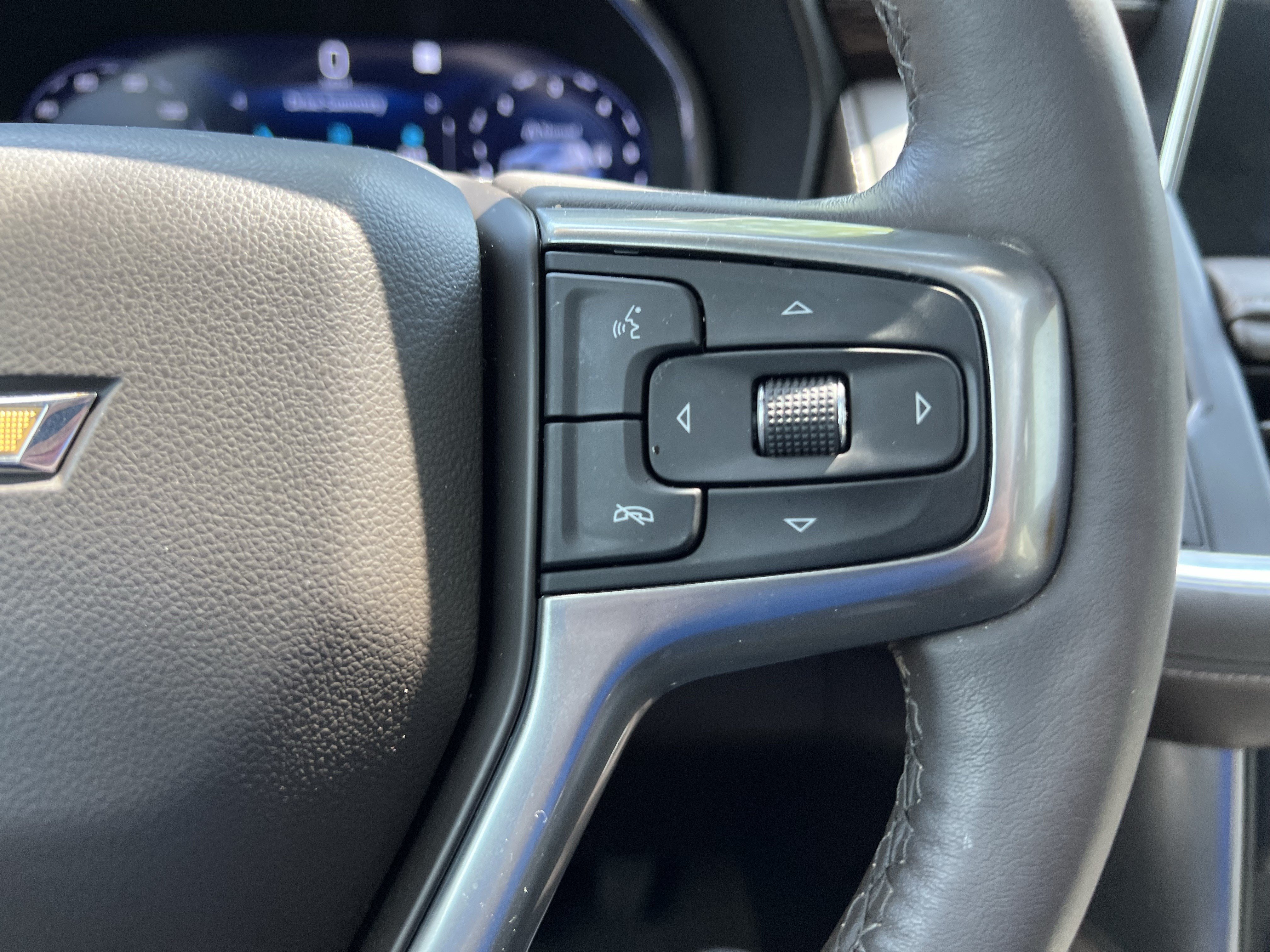 Used 2022 Chevrolet Tahoe LT w/ Luxury Package AWD/4WD image 20