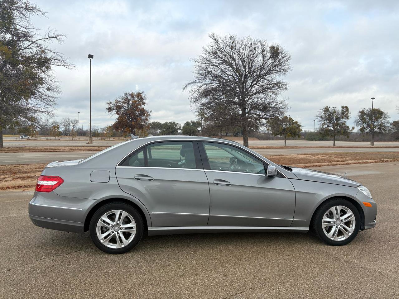 Used 2011 Mercedes-Benz E 350 Sedan image 59