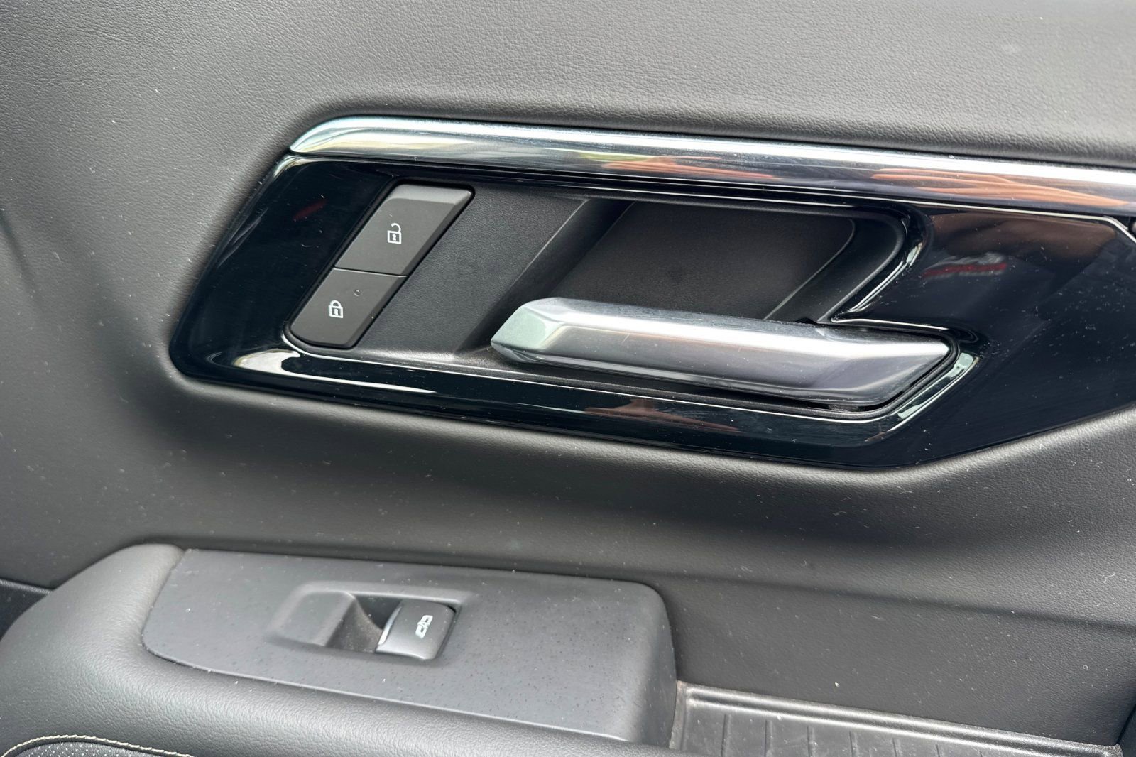 Used 2025 Chevrolet Tahoe Premier image 19