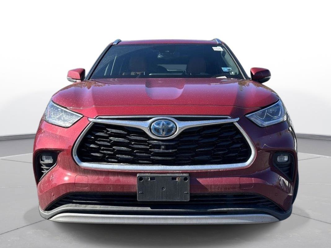Used 2021 Toyota Highlander Platinum image 3