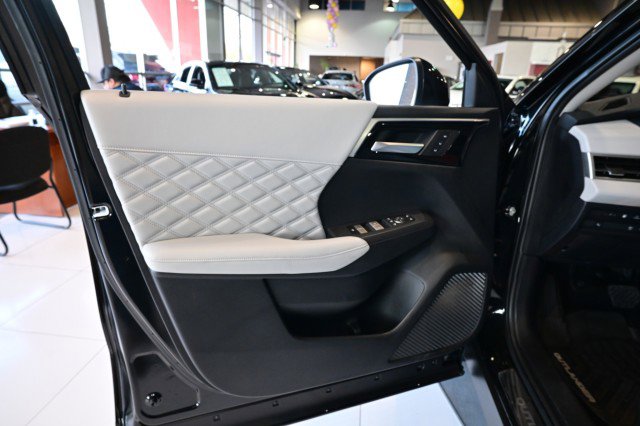 Used 2024 Mitsubishi Outlander SEL Black Edition image 17