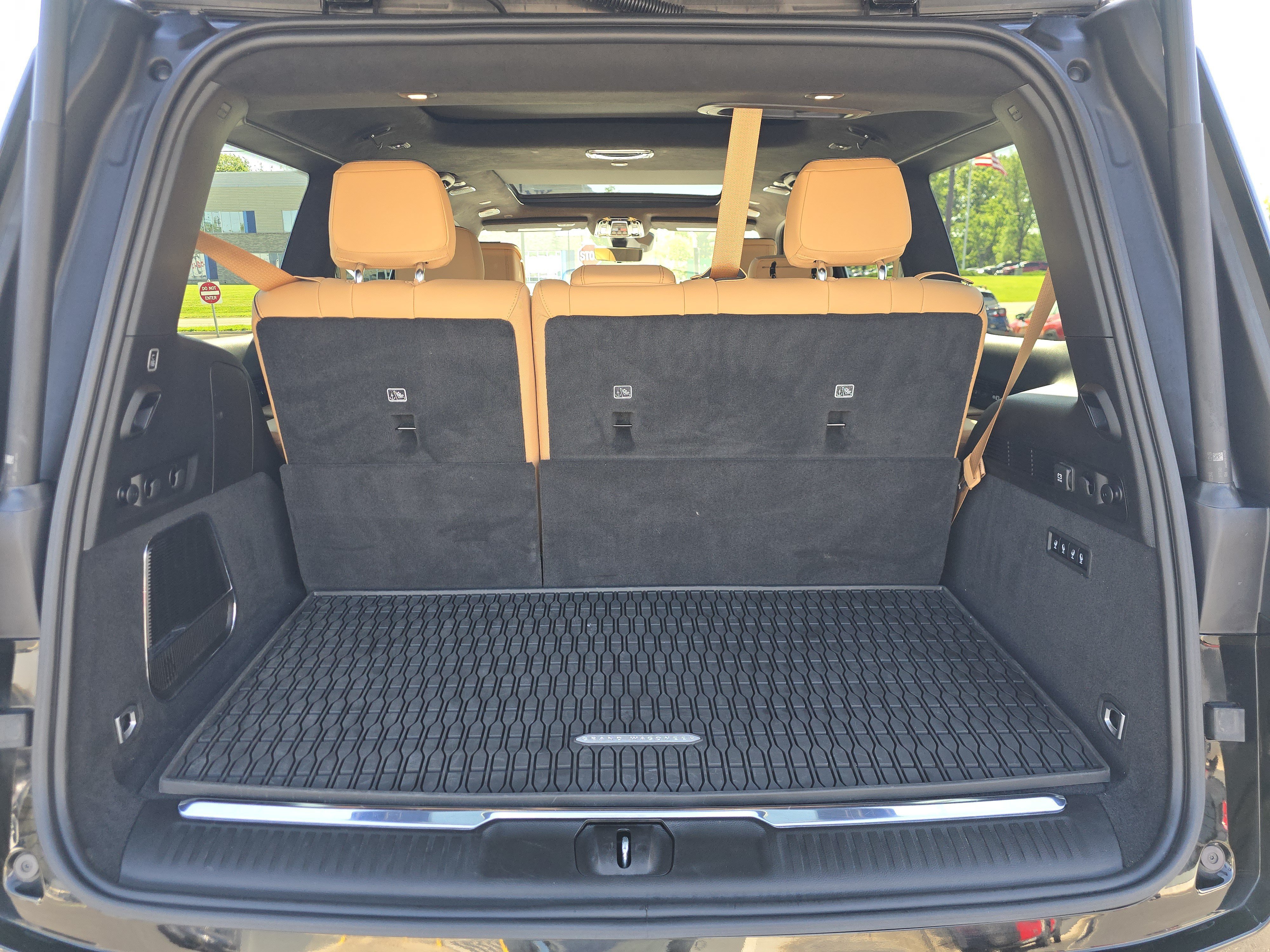 Used 2024 Jeep Grand Wagoneer Series III w/ Rear Seat Video Group 1 AWD/4WD image 19