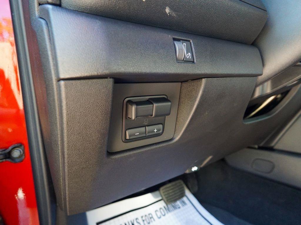 Used 2025 Chevrolet Colorado Trail Boss AWD/4WD image 16