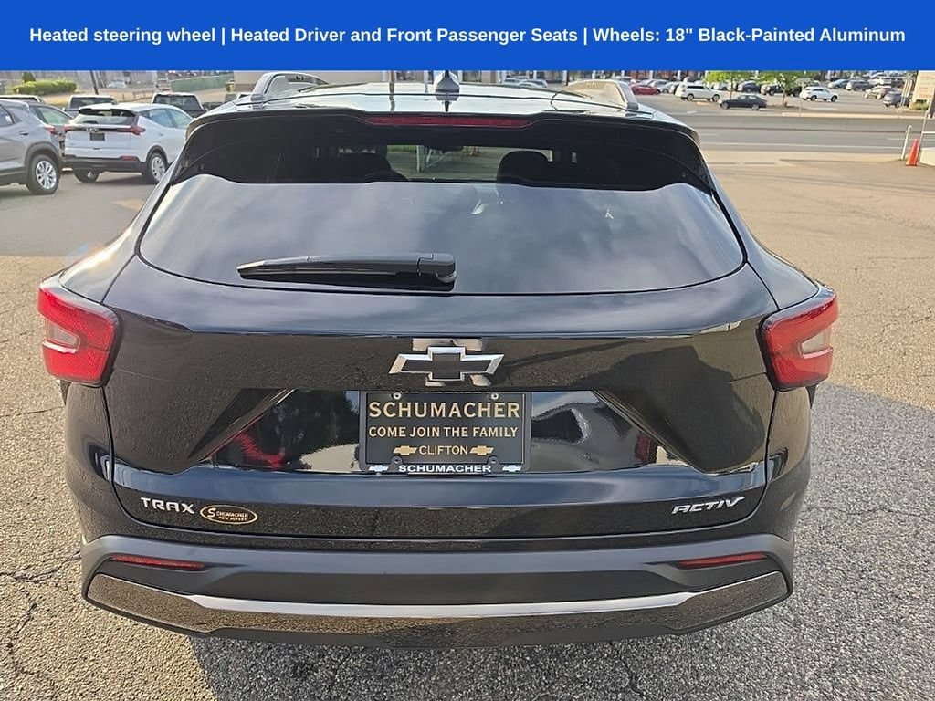Used 2025 Chevrolet Trax ACTIV FWD image 4