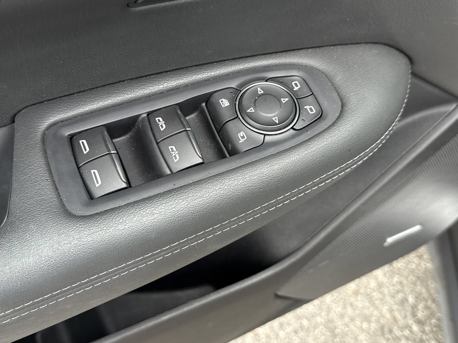 Used 2024 Cadillac XT6 Luxury FWD image 18