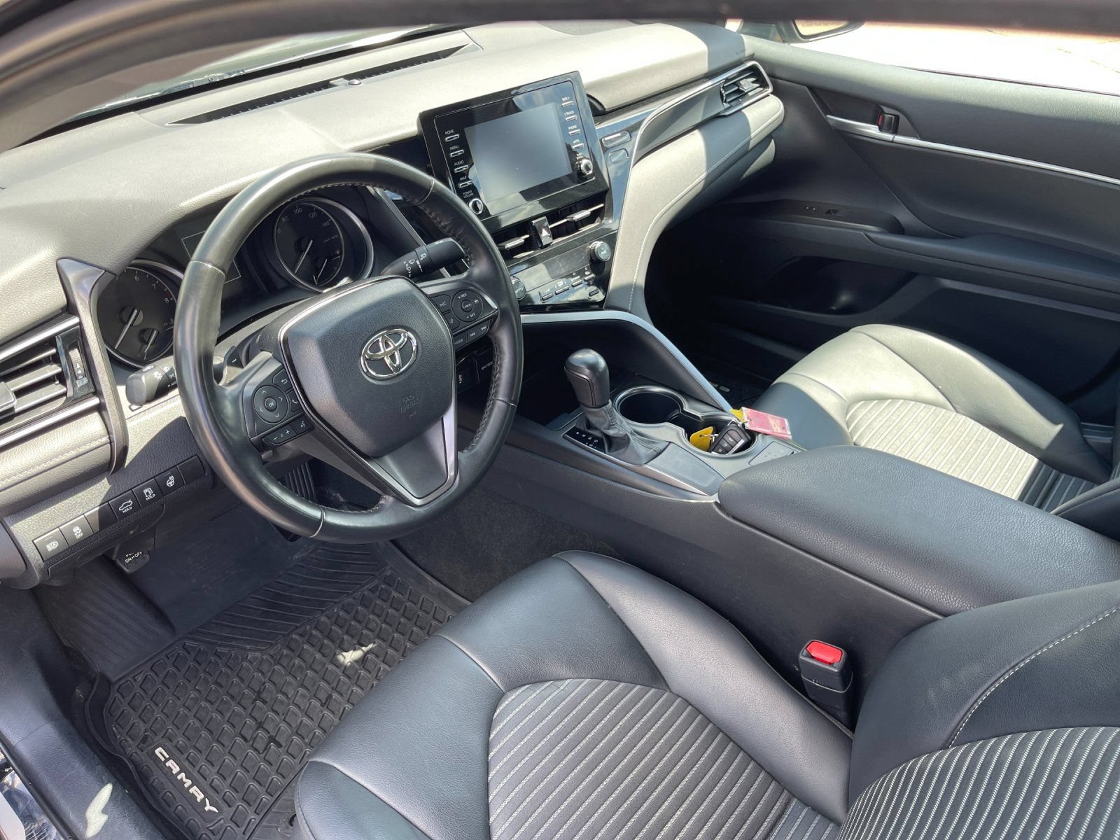 Used 2023 Toyota Camry SE FWD image 10