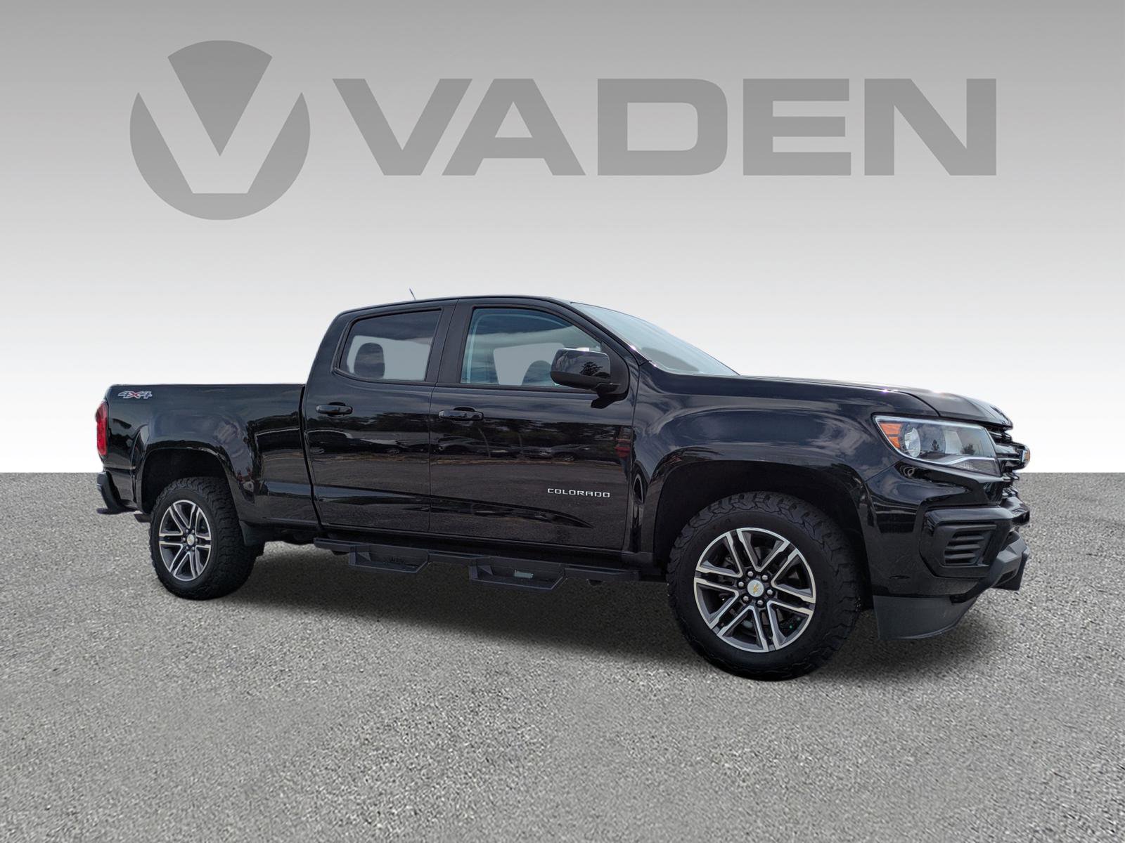 Used 2021 Chevrolet Colorado W/T w/ Custom Special Edition image 3