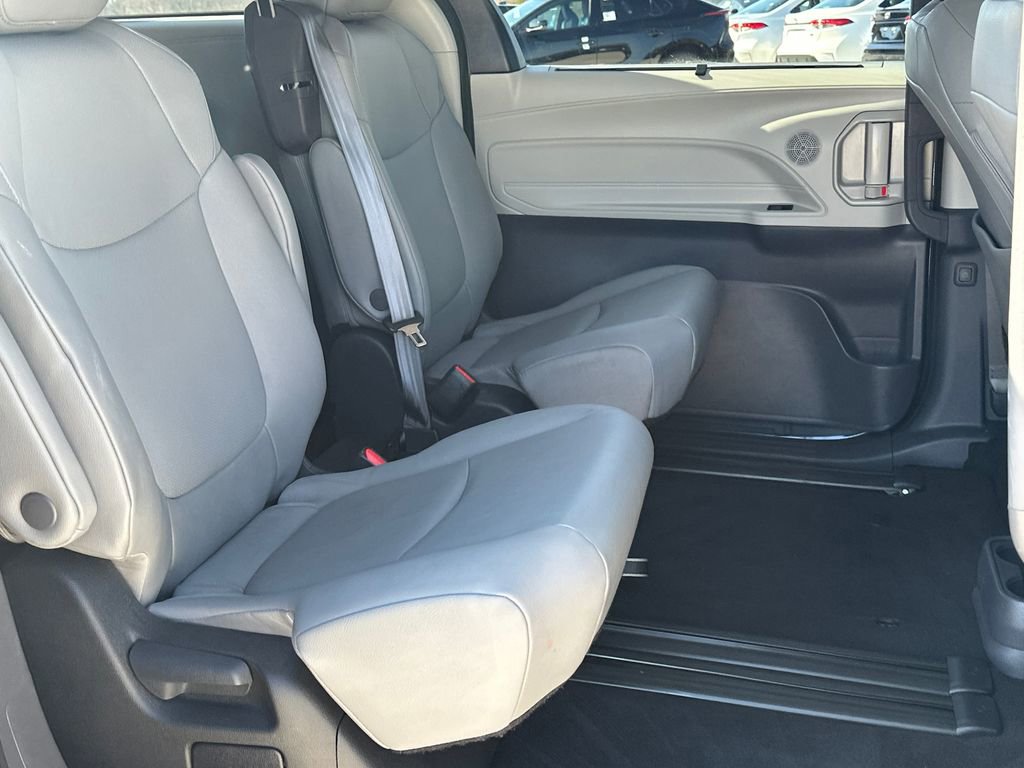 Used 2024 Toyota Sienna XLE image 15