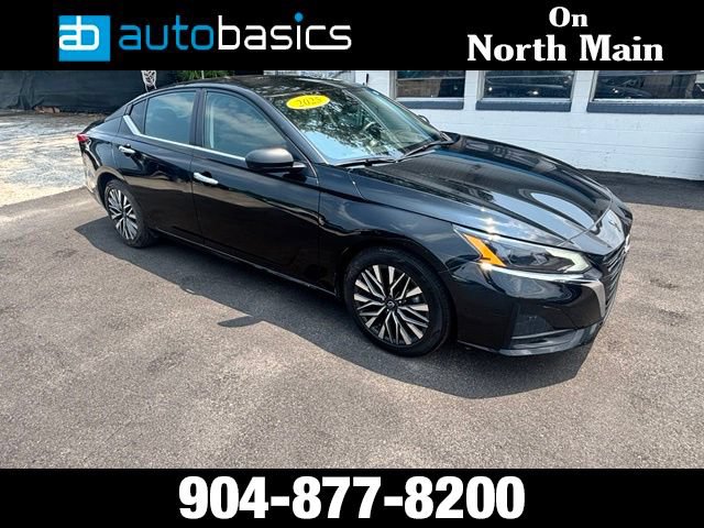 Used 2025 Nissan Altima 2.5 SV FWD image 9