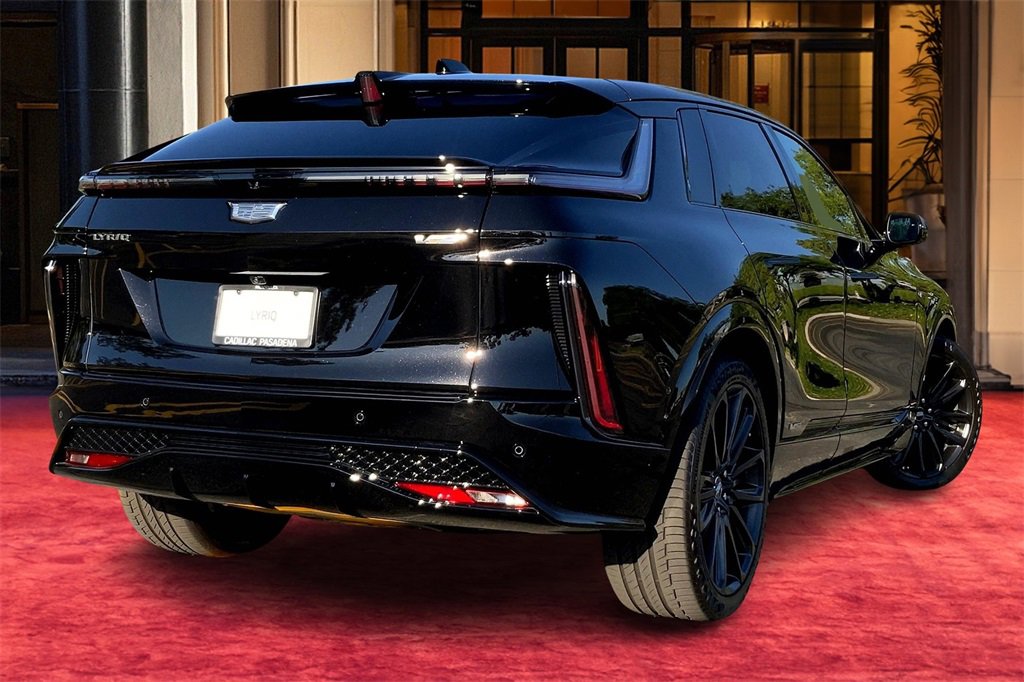 New 2026 Cadillac Lyriq V image 6