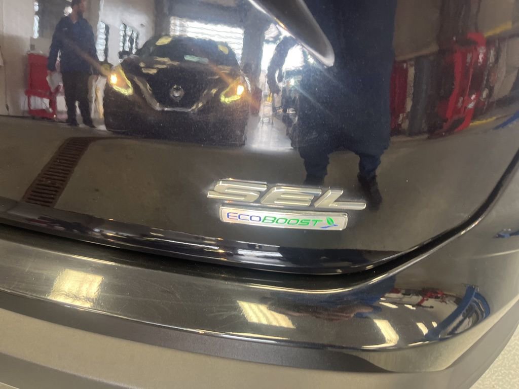 Used 2020 Ford Edge SEL image 13