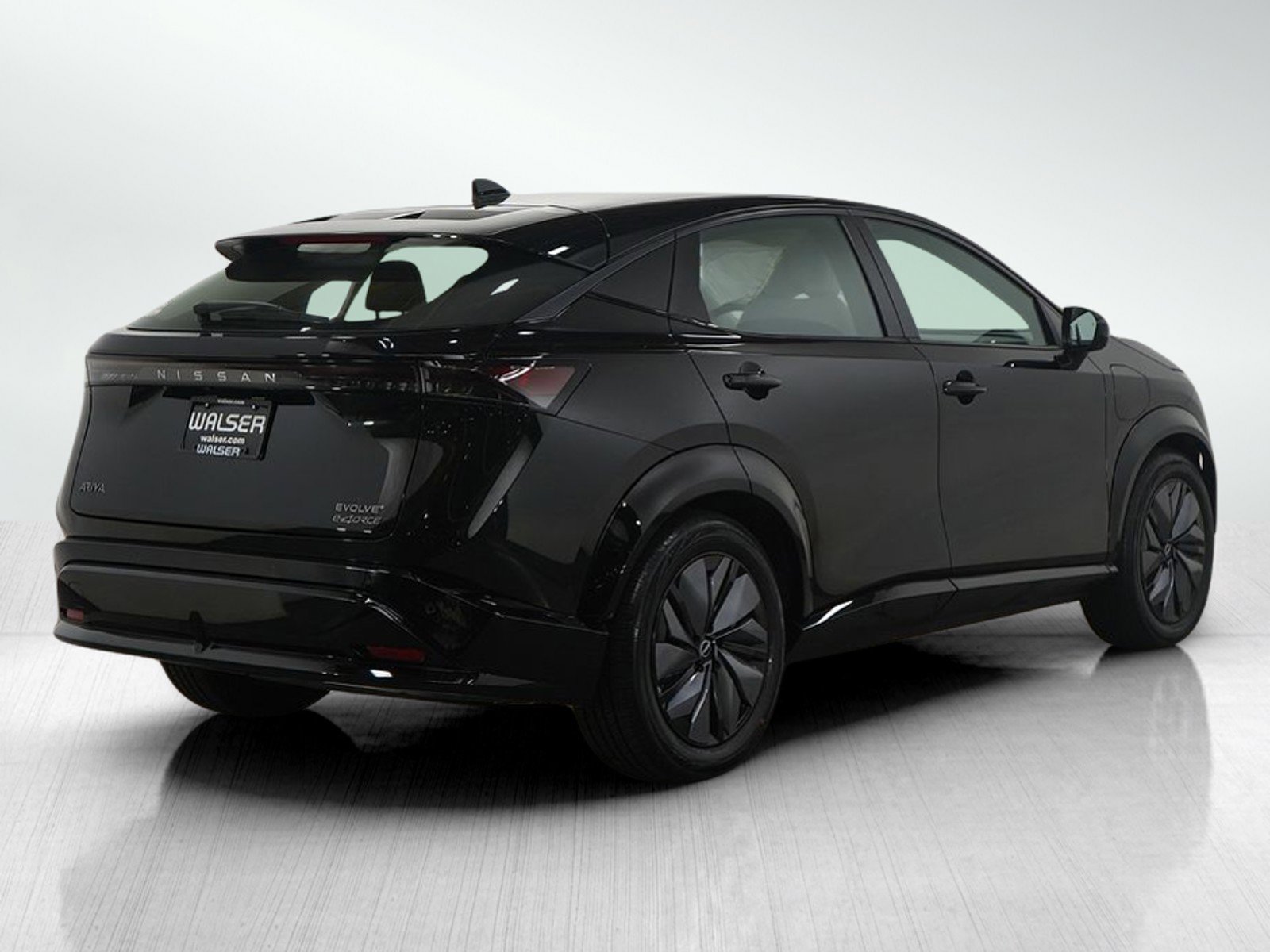 Used 2023 Nissan Ariya AWD image 5