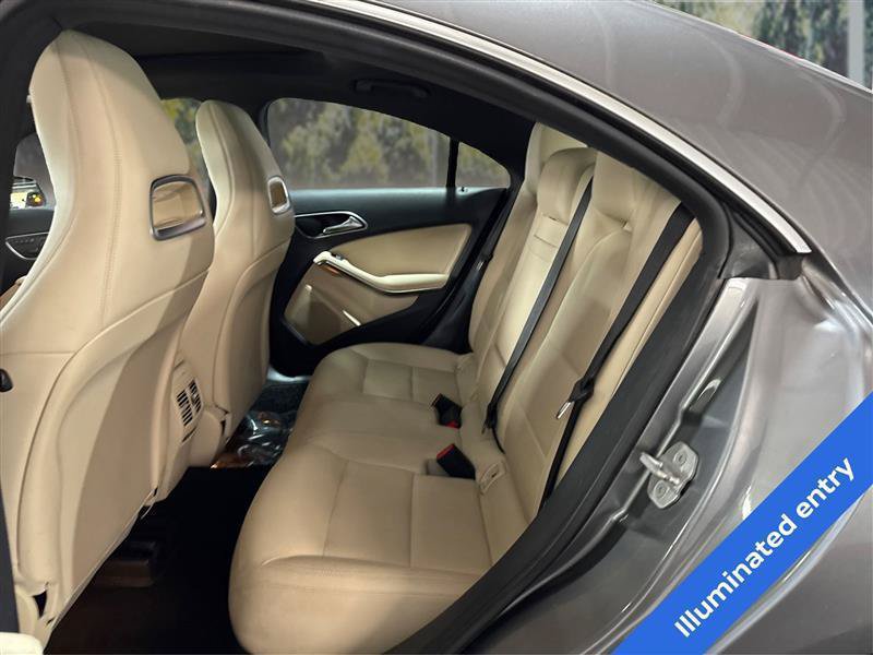 Used 2015 Mercedes-Benz CLA 250 4MATIC image 10