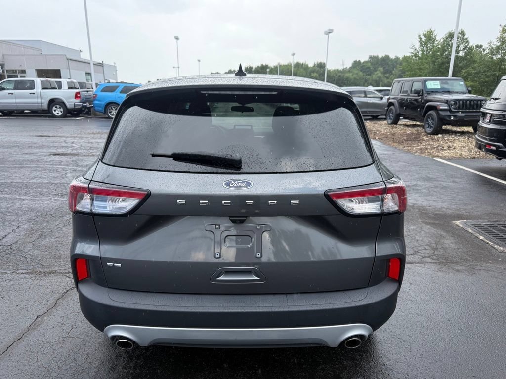 Used 2022 Ford Escape SE w/ Convenience Package FWD image 5