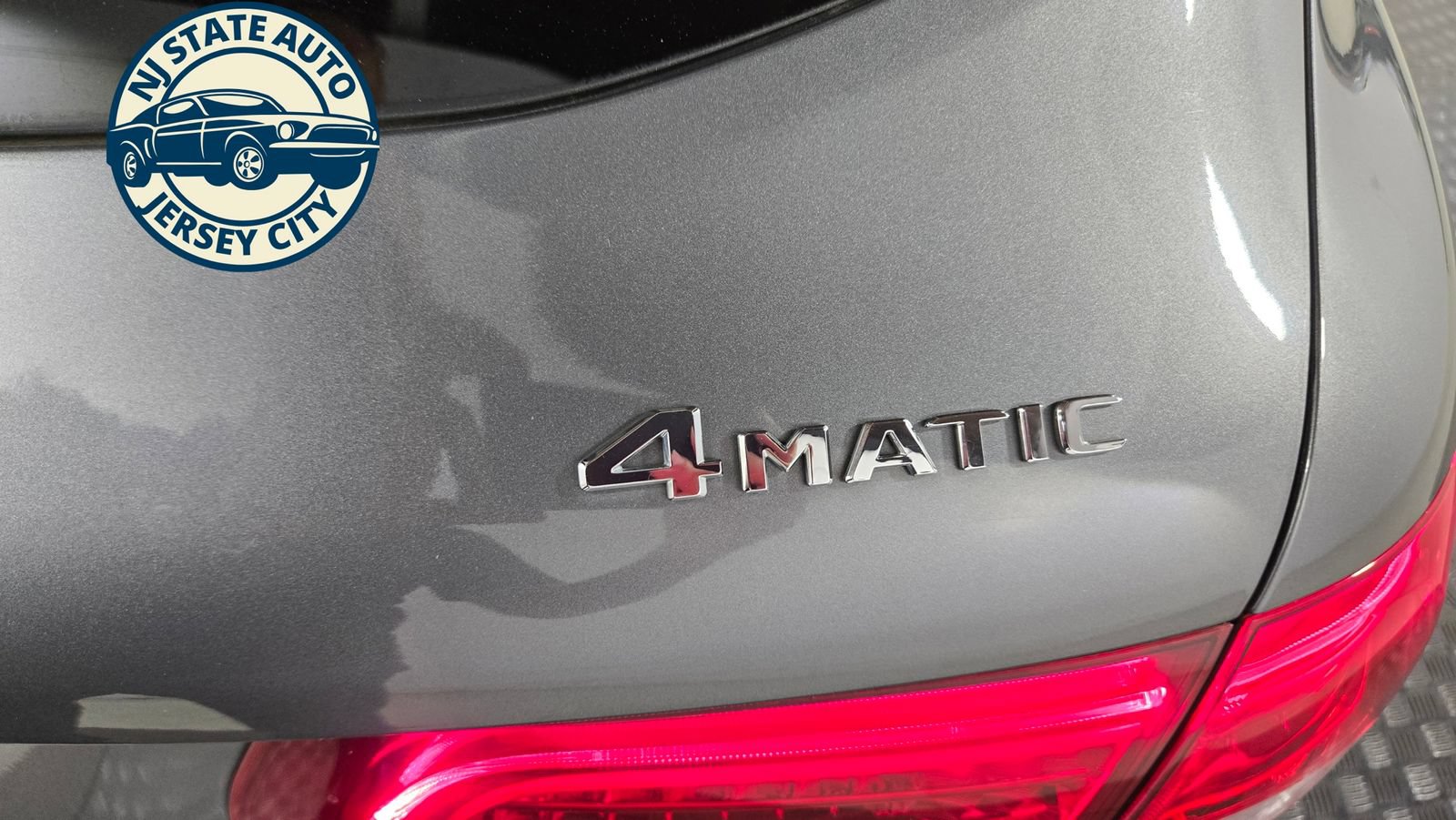 Used 2018 Mercedes-Benz GLC 300 4MATIC image 32