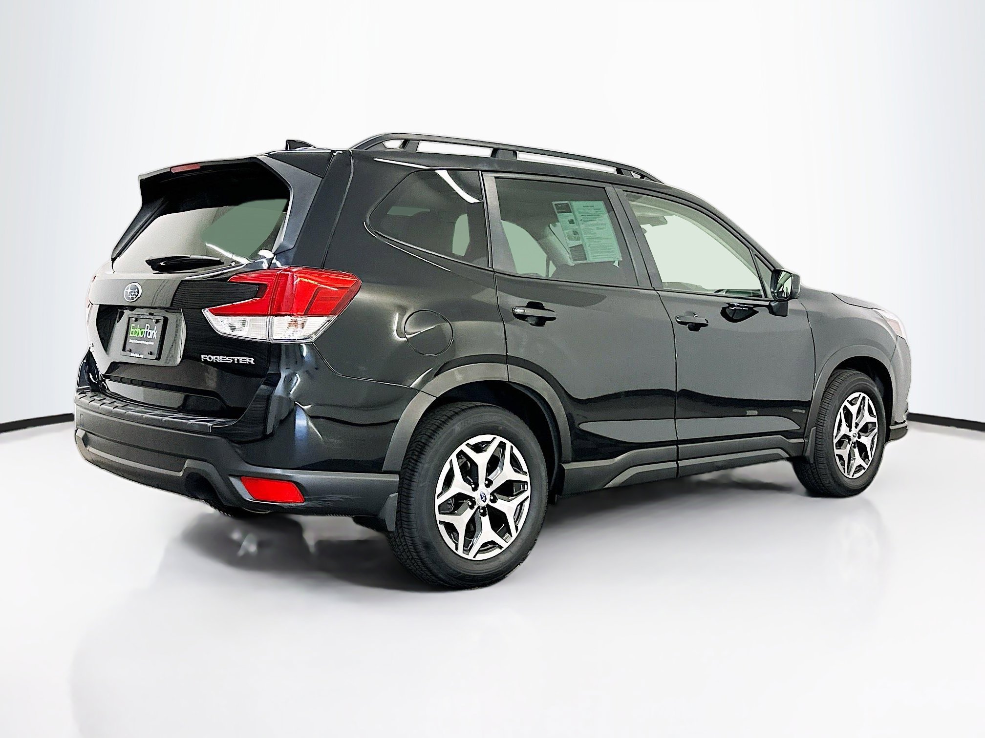 Used 2023 Subaru Forester Premium AWD/4WD image 9