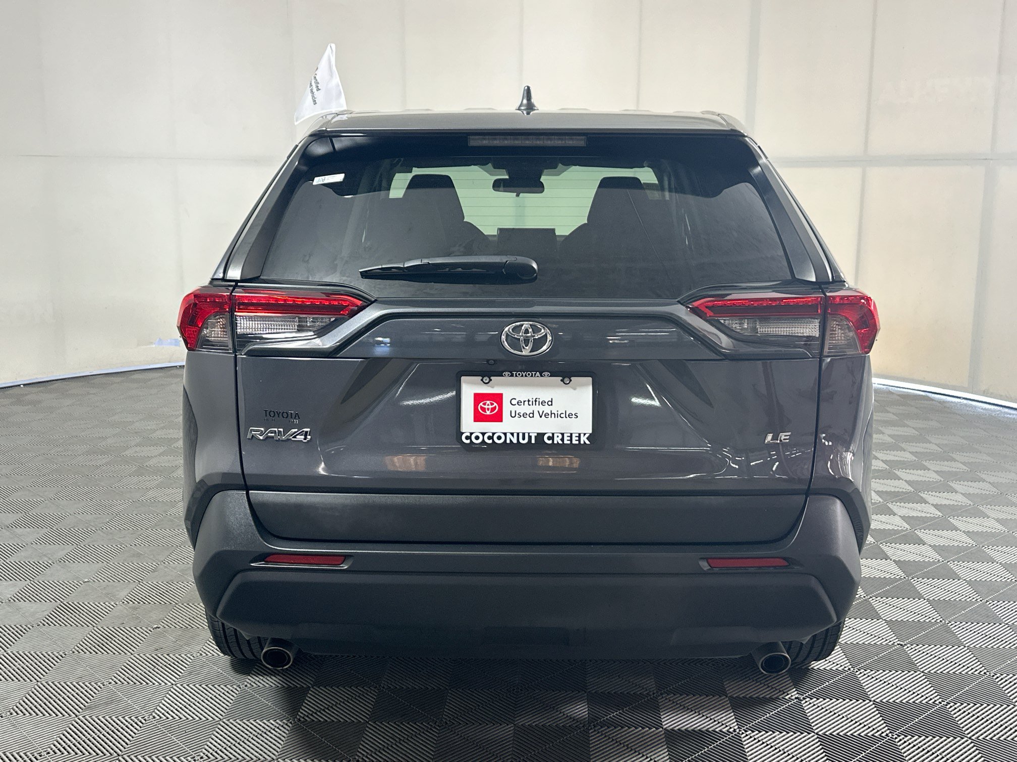 Used 2024 Toyota RAV4 LE FWD image 4