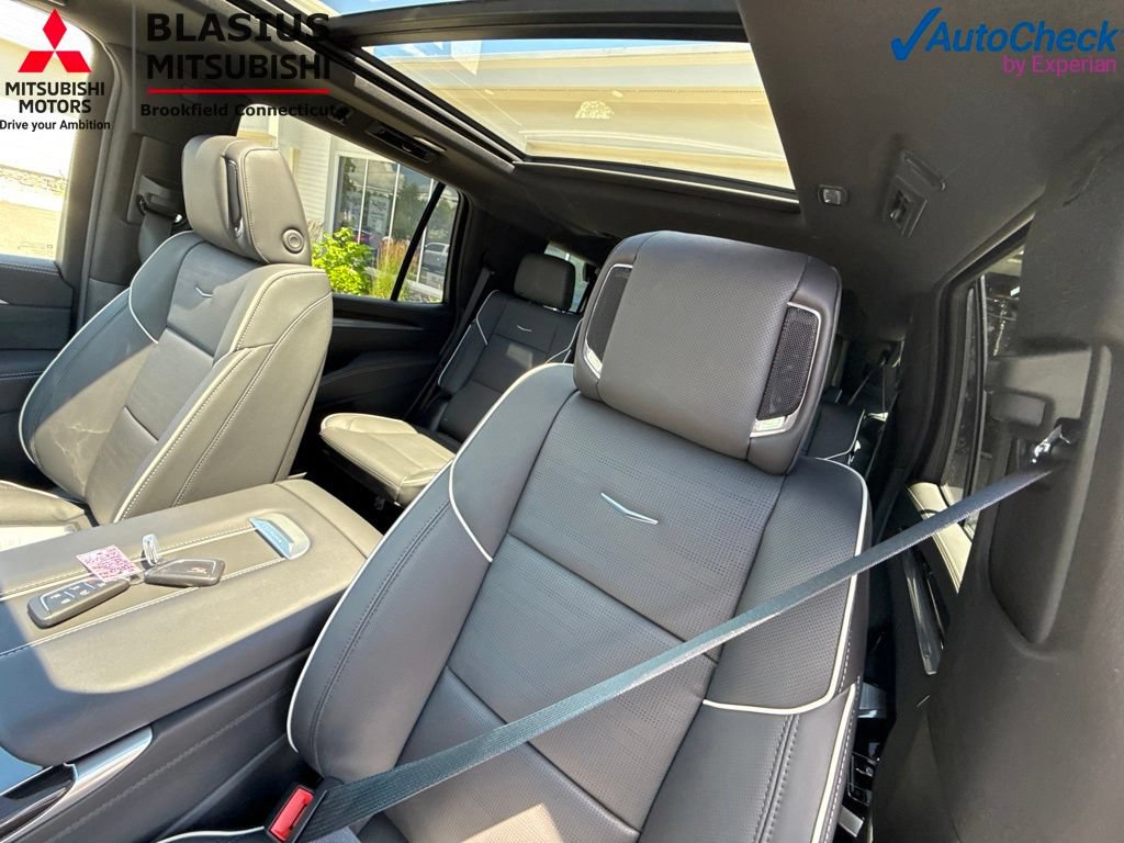 Used 2026 Cadillac Escalade Luxury AWD/4WD image 37