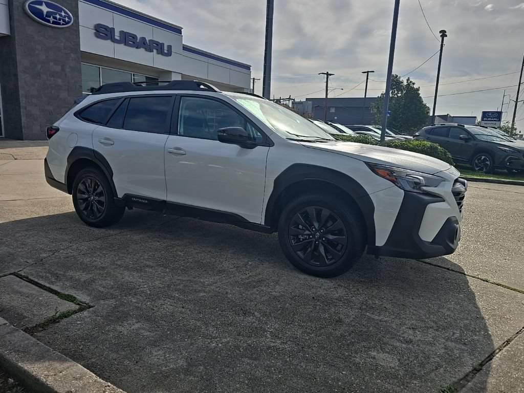 Used 2025 Subaru Outback Onyx Edition AWD/4WD image 3