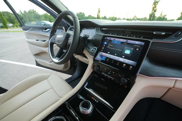 Used 2023 Jeep Grand Cherokee L Limited w/ Luxury Tech Group II RWD image 37