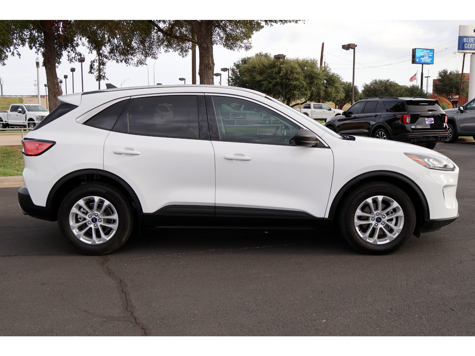 Certified 2022 Ford Escape SE w/ Convenience Package FWD image 9