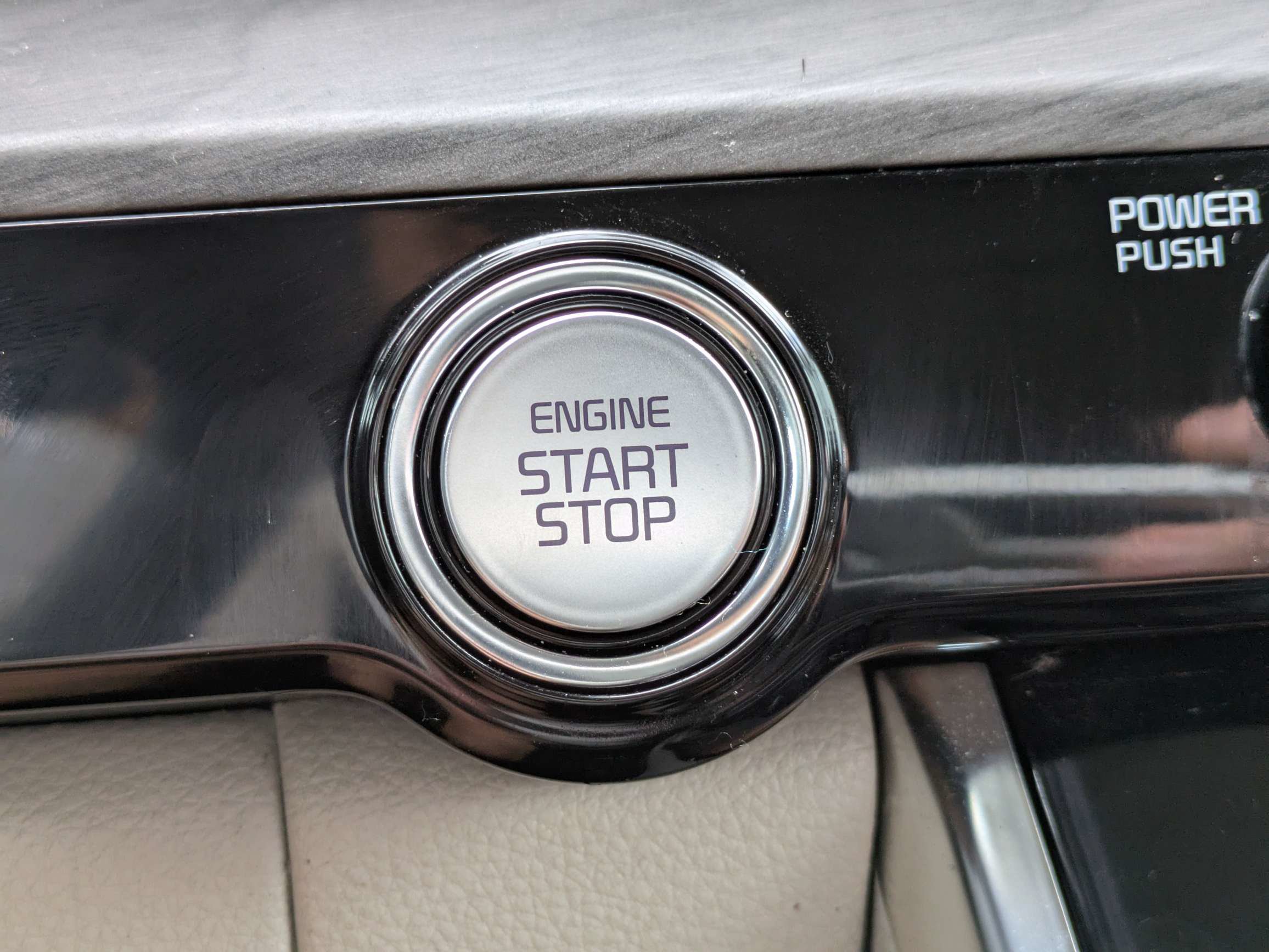 Certified 2024 Kia Carnival EX FWD image 30