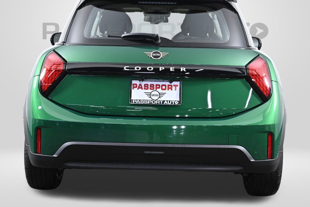 Used 2025 MINI Cooper 2-Door Hardtop image 8