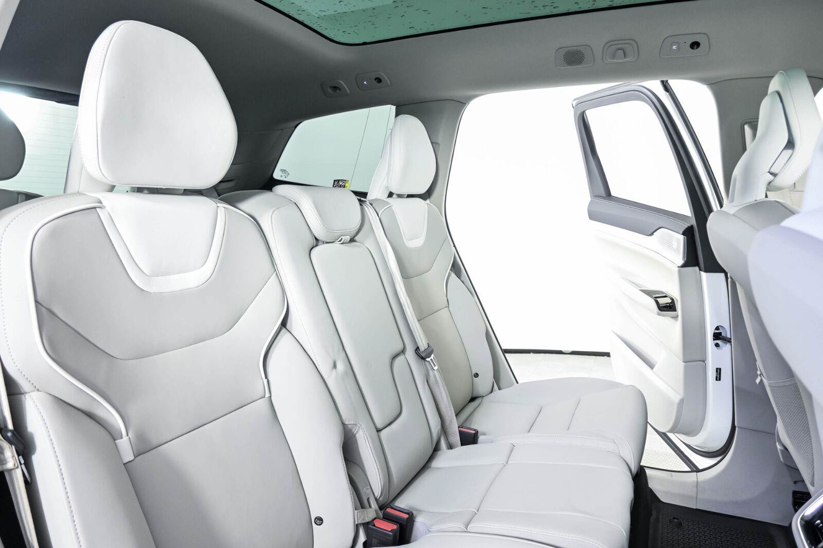 Used 2025 Volvo EX90 Ultra AWD/4WD image 22