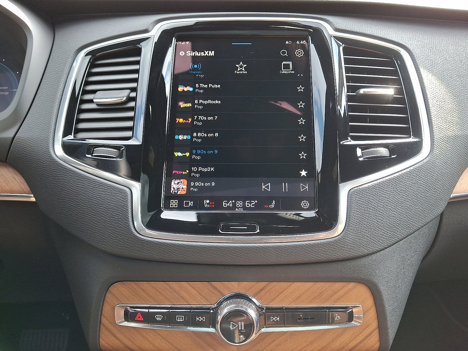 Used 2025 Volvo XC90 T8 Plus image 18