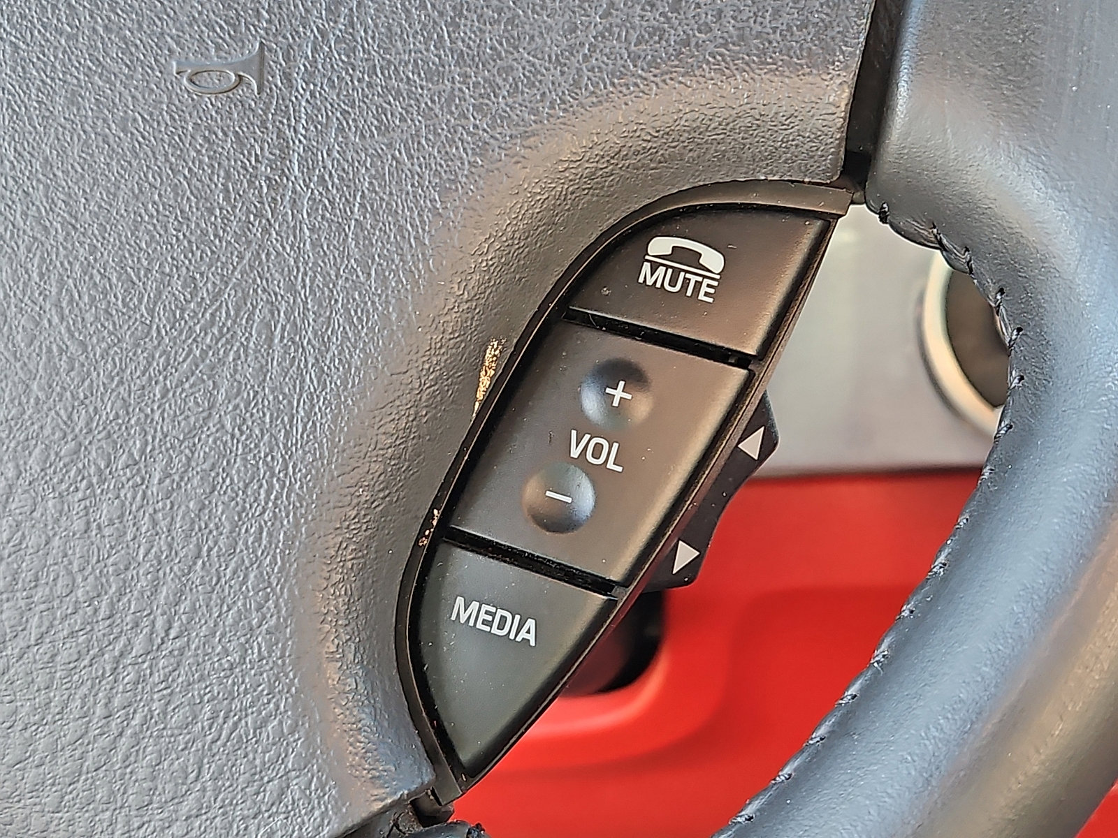 Used 2002 Ford Thunderbird image 21