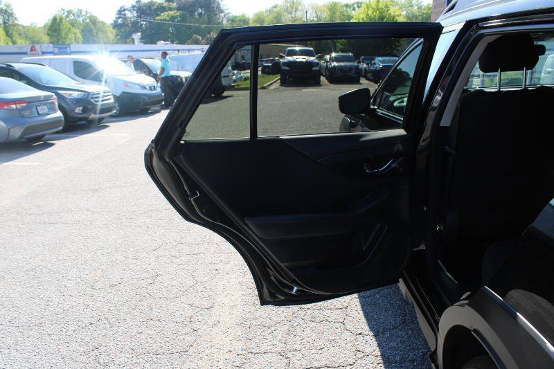 Used 2023 Subaru Outback Premium AWD/4WD image 13