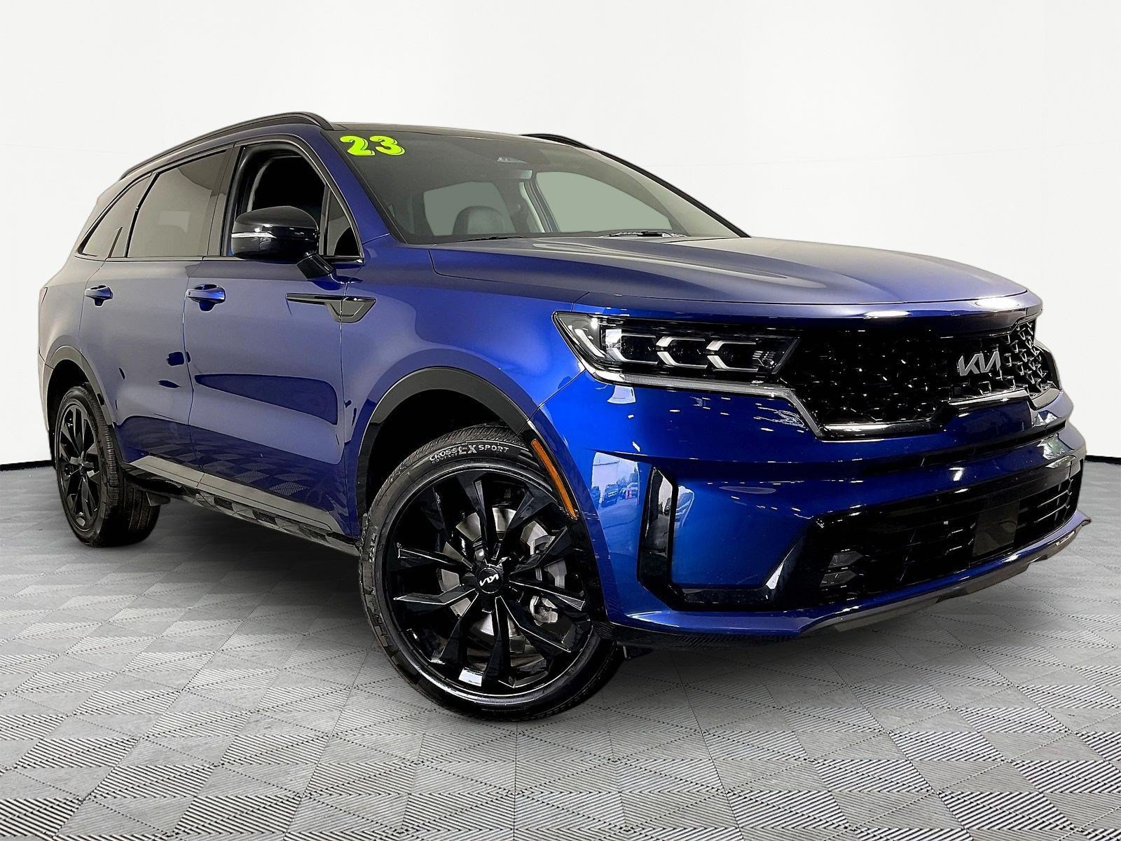 Used 2023 Kia Sorento SX AWD/4WD image 3