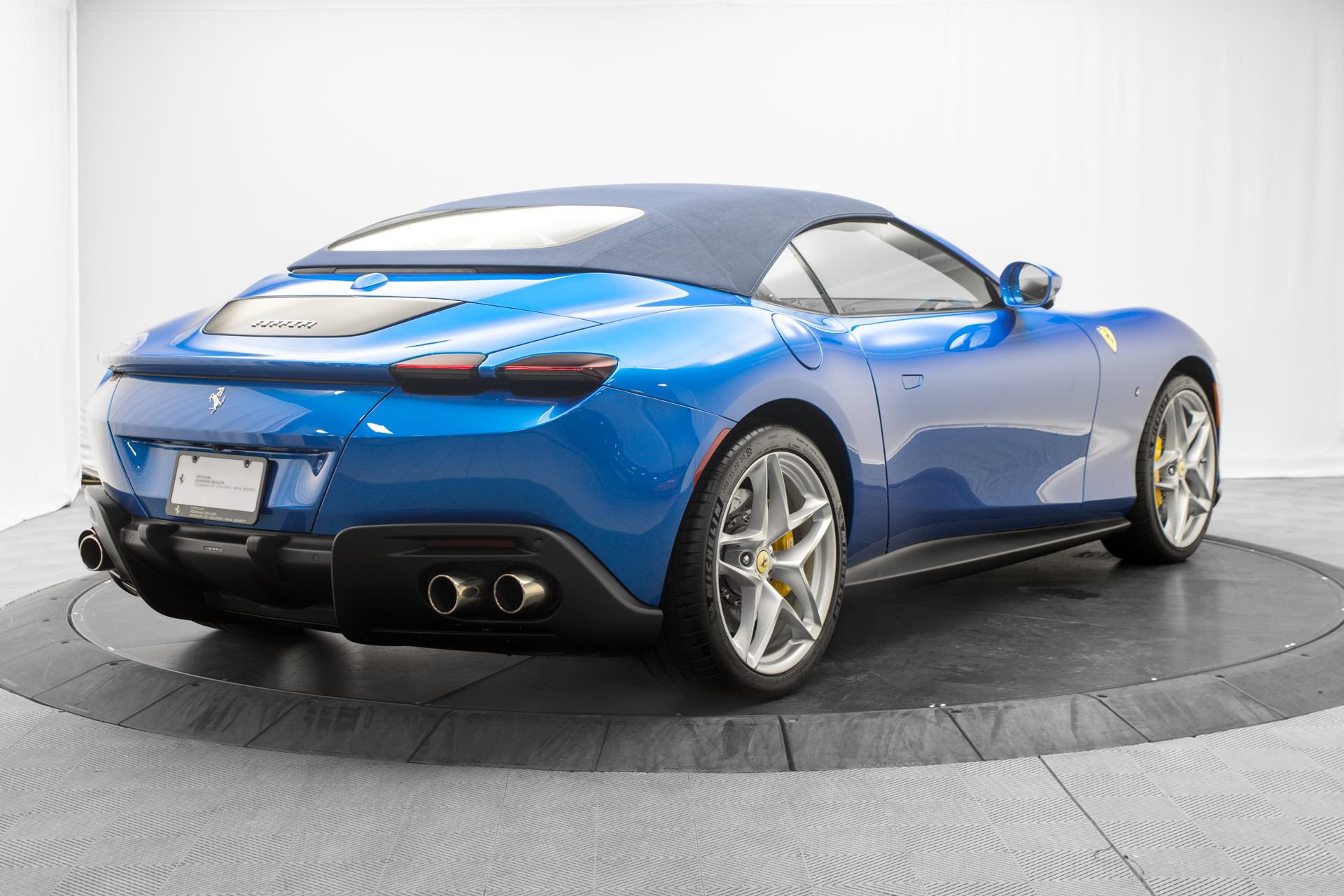 Used 2026 Ferrari Roma Spider RWD image 15