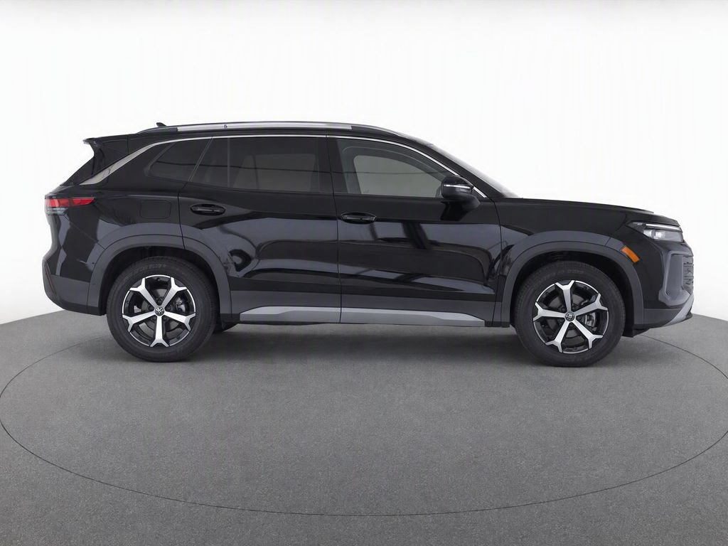 Used 2026 Volkswagen Tiguan SE AWD/4WD image 8